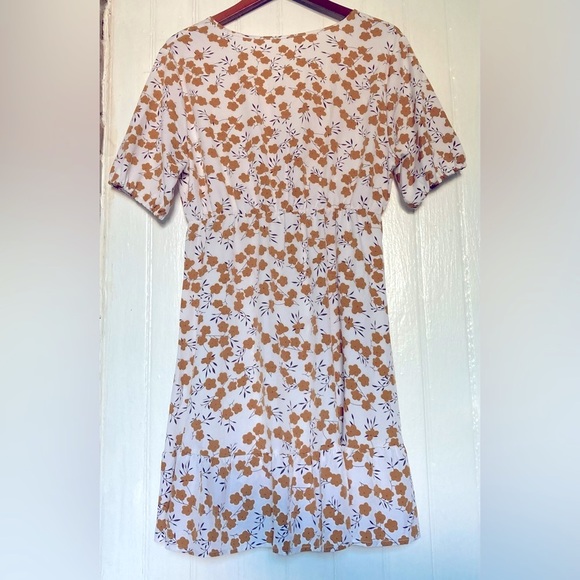 *3 for $20* SHEIN dress, floral print, v-neck, ruffled hem, size 0XL. - Picture 8 of 9